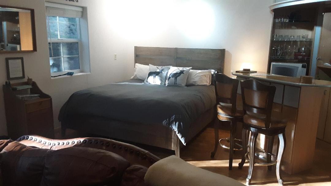 Winterfell Inn - No Xtra Fees, Dogs Ok, King & Queen Suites Arnold Eksteriør bilde